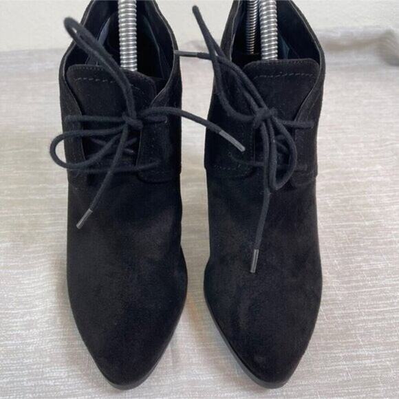 Franco Sarto Leandra Women’s Ankle Boot Black Suede Lace-Up Block Heel Size 8.5 - Picture 3 of 8
